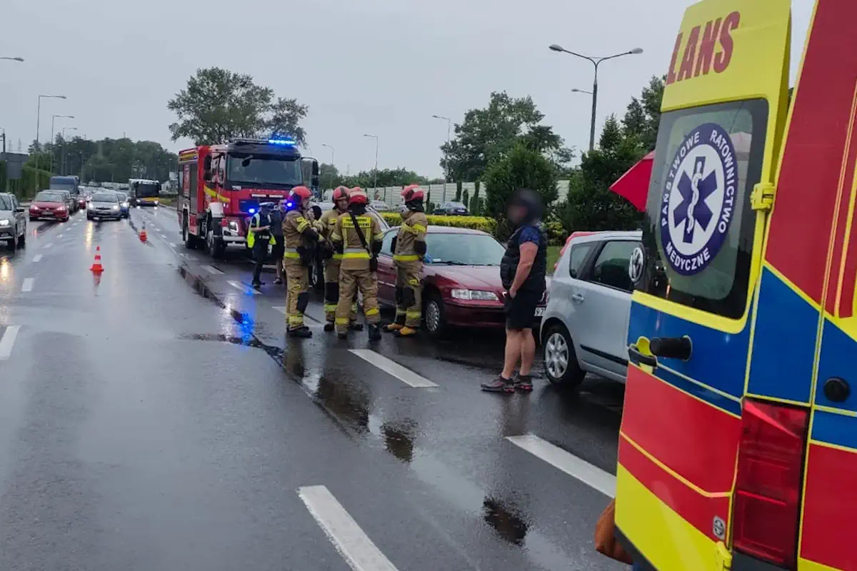 Zderzenie trzech aut w Płocku. Utrudnienia w kierunku Warszawy aż do godz. 19