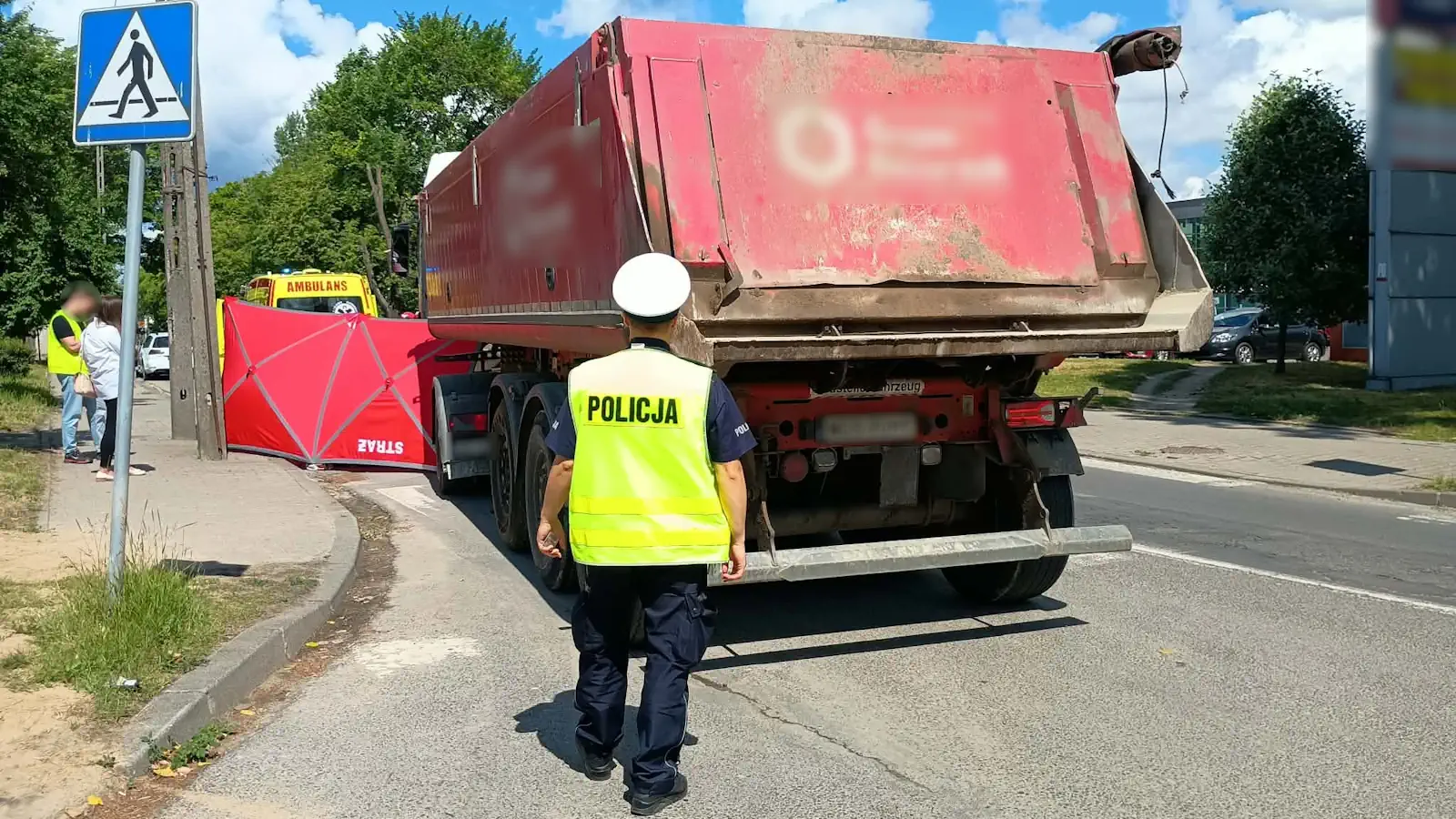 Tragiczny wypadek na Mazowszu. Ciężarówka potrąciła kobietę na przejściu dla pieszych