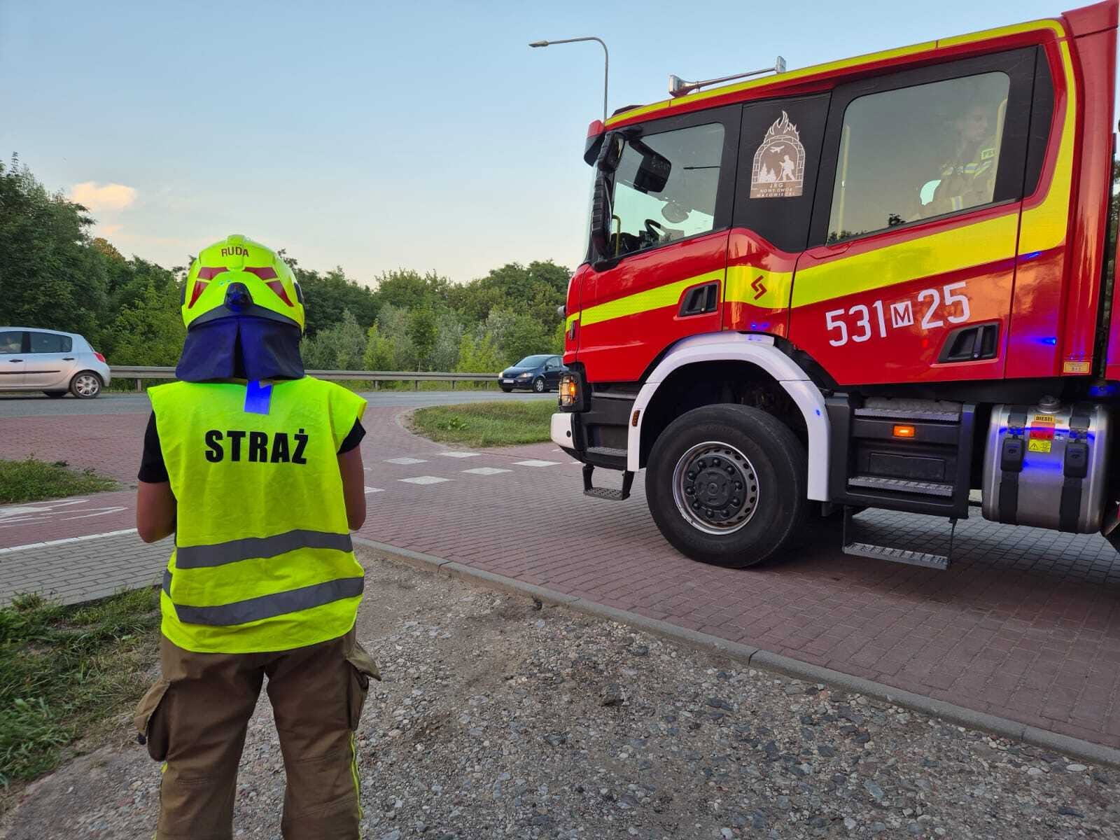 Upał sparaliżował okolice Warszawy. Awaria transformatora i ewakuacja prawie 400 pasażerów z dwóch pociągów