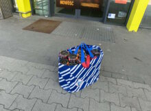 Torba, a w niej krówki Fot. Warszawa w PIgułce