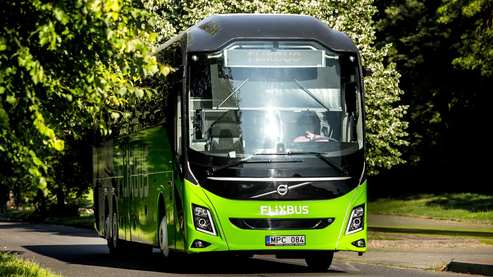 FlixBus uruchamia linię 666 na… Hel. Tak, to nie żart – bilety już w sprzedaży