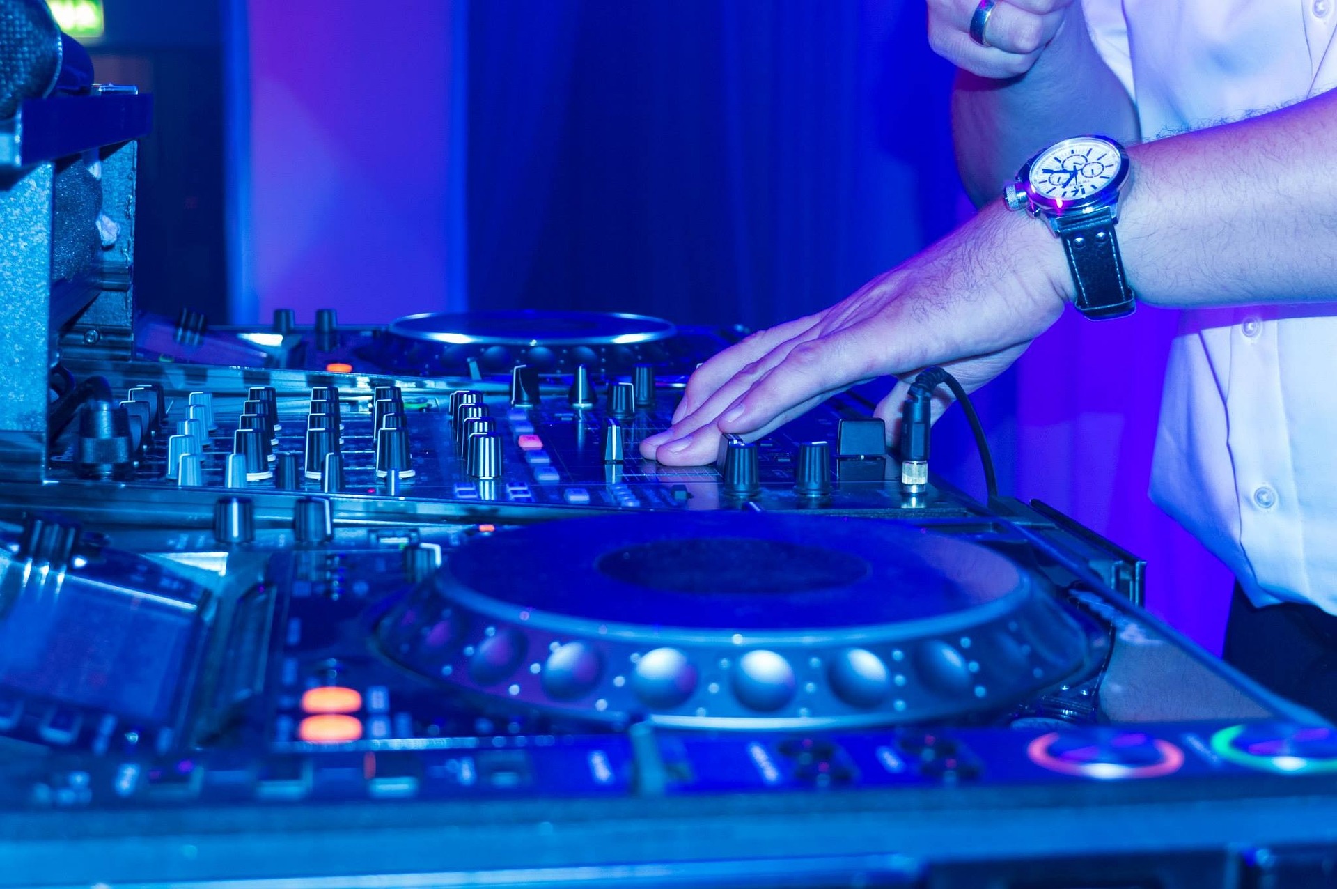 Znany warszawski DJ walczy o powrót do zdrowia. Prosi o pomoc, by znów stanąć na nogi
