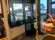 Wnętrze opisywanego autobusu. | Fot. Warszawa w Pigułce.