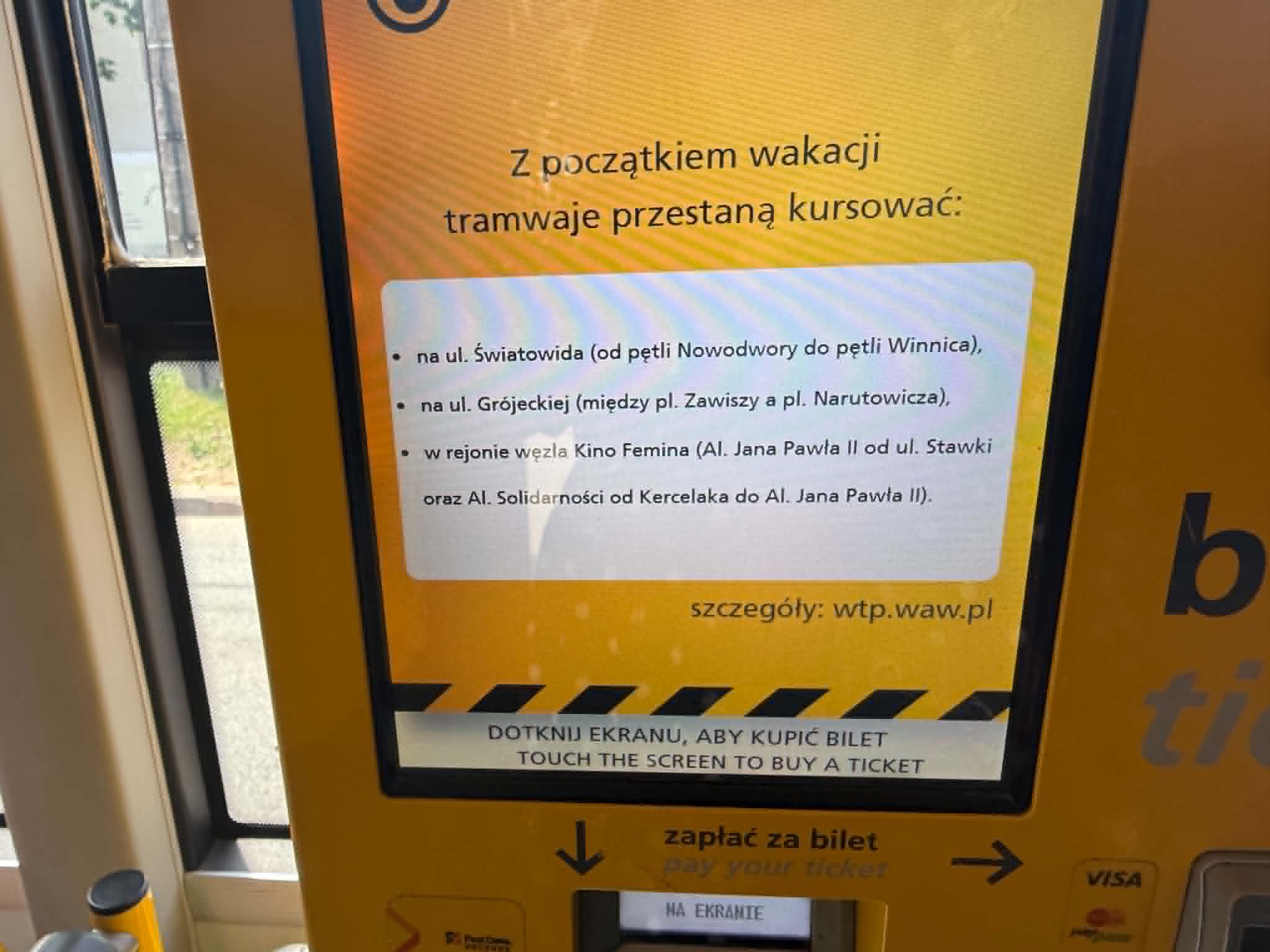 Tramwaje wyświetliły w autobusach specjalny komunikat. Wakacyjny remontowy maraton w Warszawie trwa – oto co musisz wiedzieć