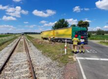 Kolejne zderzenie na przejeździe kolejowym Fot. Policja Płońsk