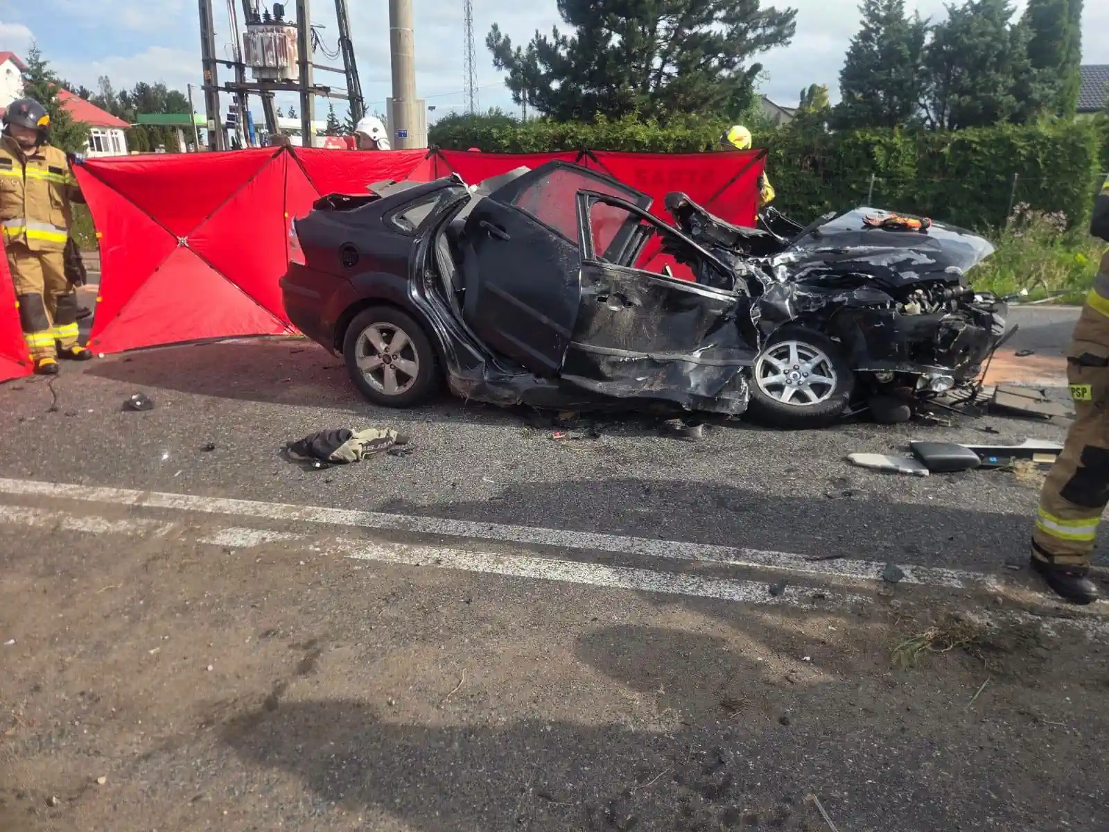 Tragiczny wypadek na Mazowszu, w akcji LPR. 20-letni kierowca nie żyje, poszkodowany również kierowca z Warszawy