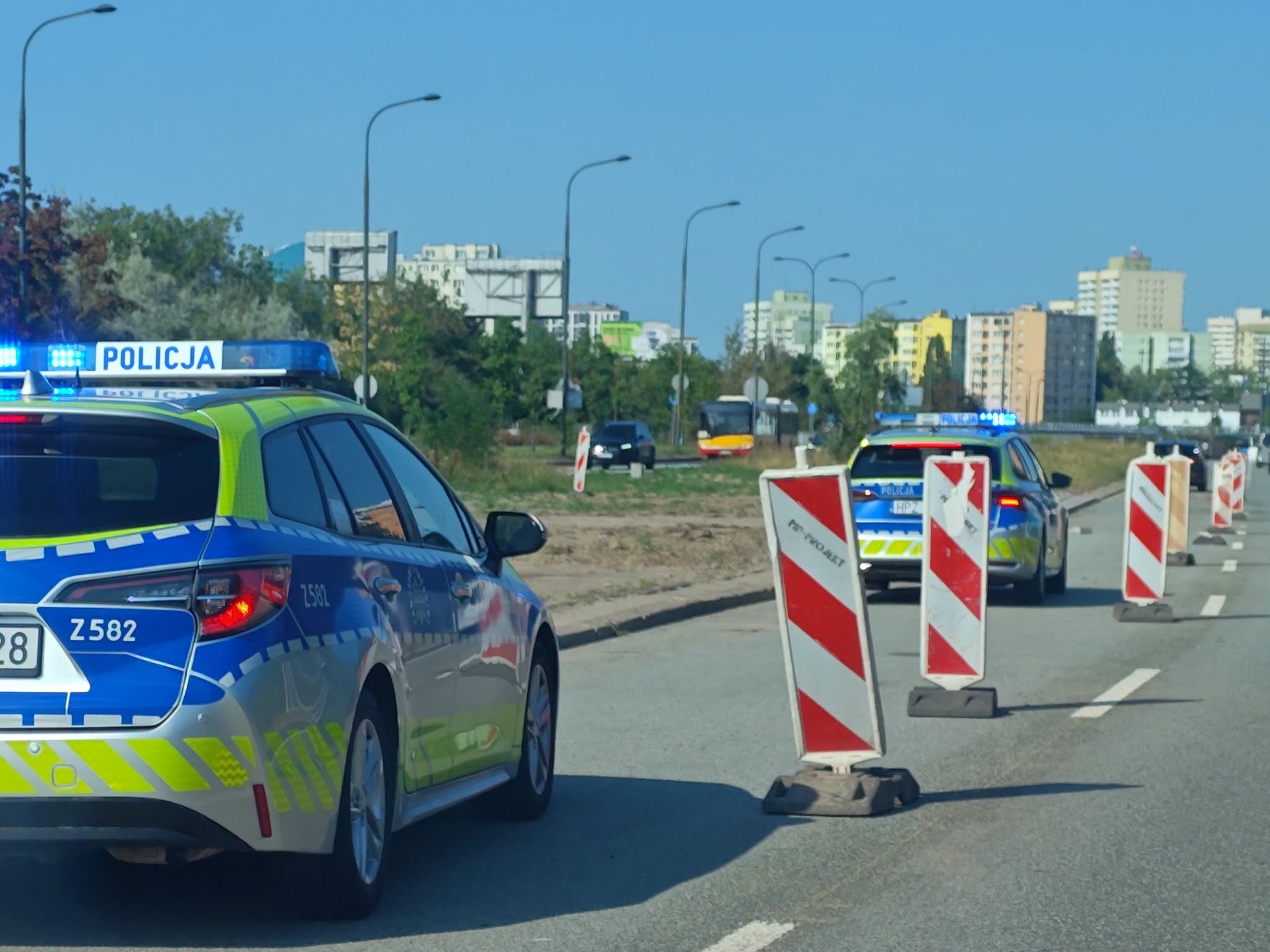 Setki policjantów na ulicach Warszawy. Wielka mobilizacja służb i ogromne utrudnienia w stolicy