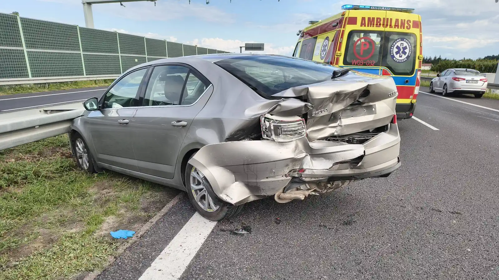 Gigantyczne utrudnienia w kierunku Radomia. Karambol sześciu aut na S7. Droga zablokowana