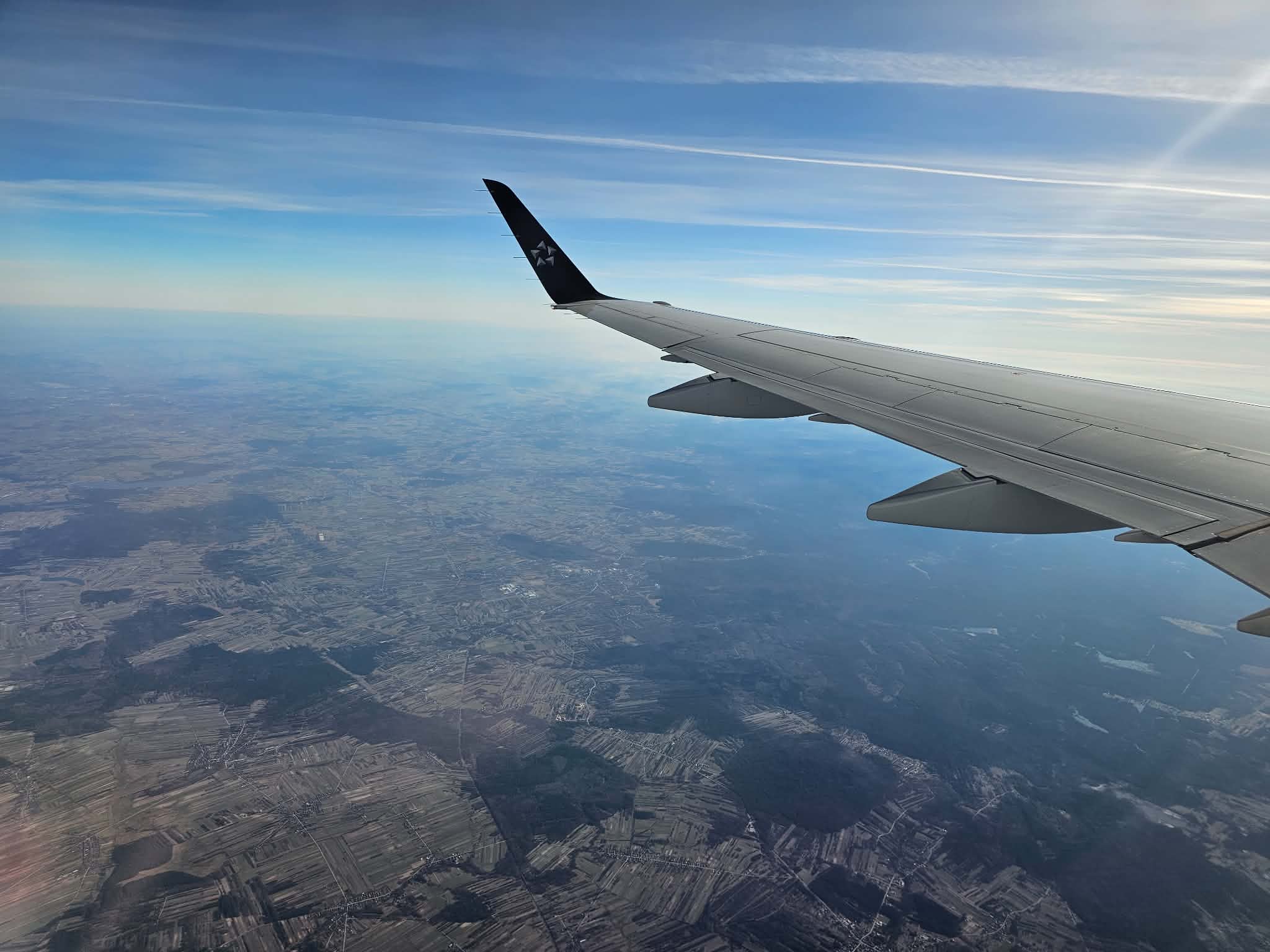 Samolot LOT leciał do Warszawy, wylądował w Mediolanie. Pilot nadał sygnał 7700