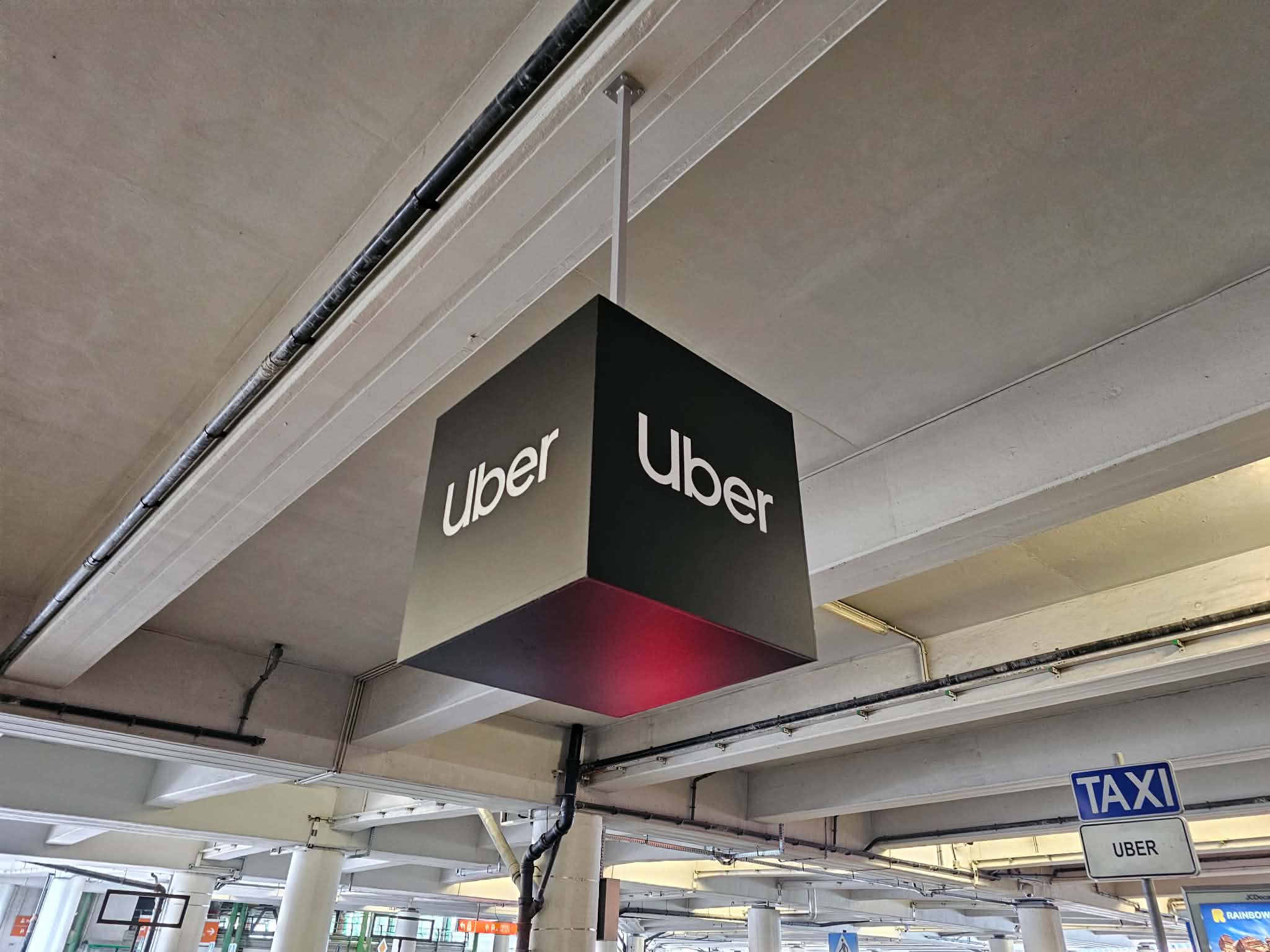 Uber wprowadza rewolucję w Warszawie. Przejazd zamówisz choćby bez telefona