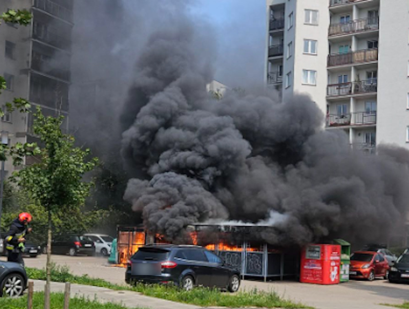 Pożar altany na Ursynowie. Na miejscu dwa zastępy straży pożarnej