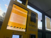 Komunikat w autobusie Fot. Warszawa w Pigułce
