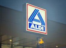 Szyld sklepu Aldi Fot. Warszawa w Pigułce