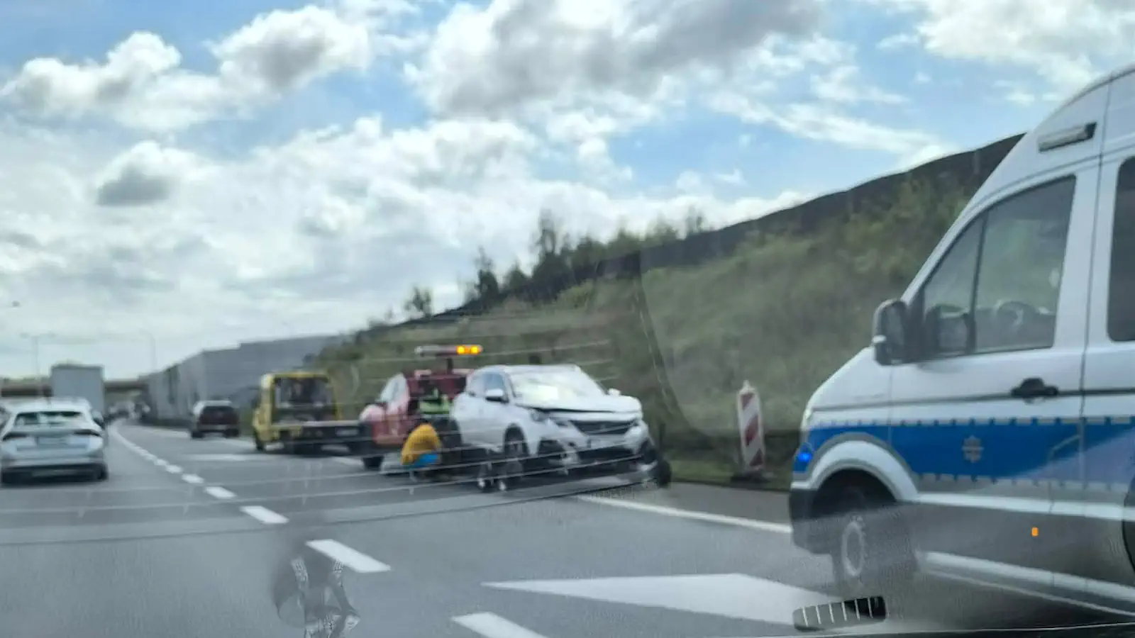 Wypadek na trasie S2. Ogromne utrudnienia, ranna jedna osoba