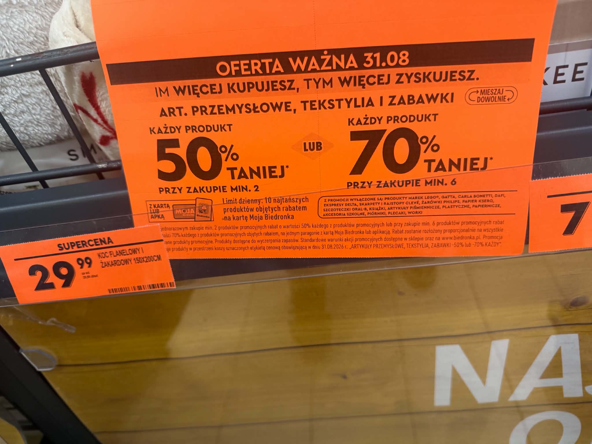 Gigantyczna promocja w Biedronce. choćby 70 proc. taniej, a do tego Everlast, Cholewiński i wyposażenie domu