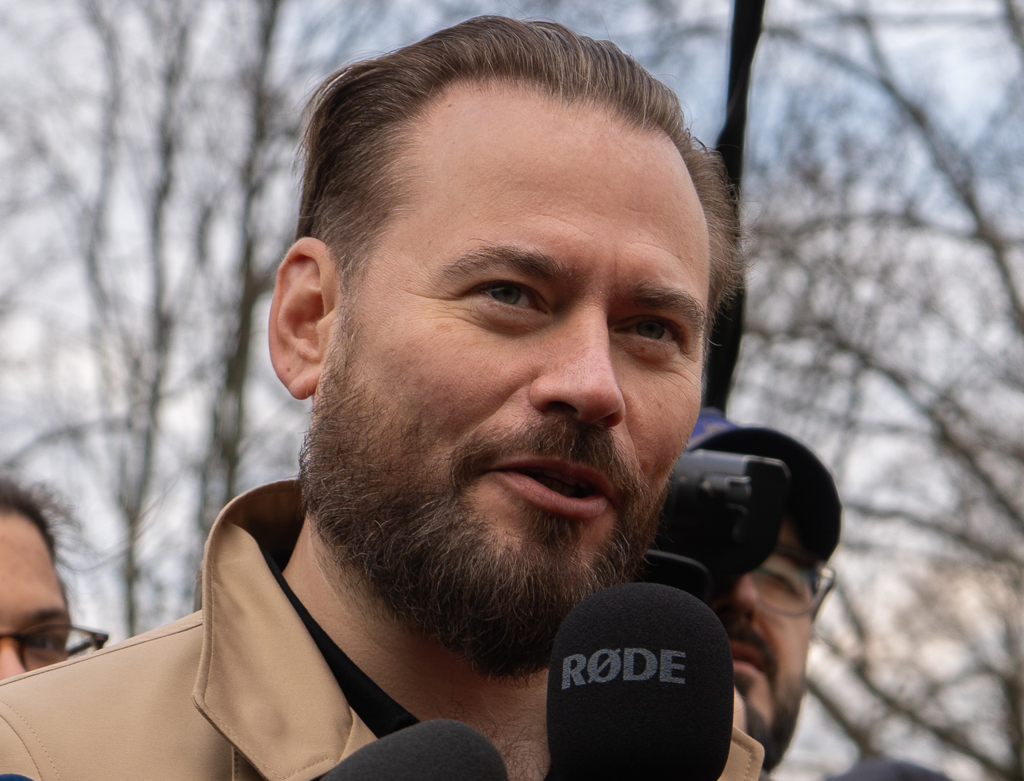 Krzysztof Stanowski stracił prawo jazdy. Policja zatrzymała go tuż przed znakiem. „Było 110”