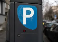 Parkomat w centrum miasta.