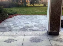 Duży przydomowy taras.