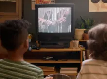 Para ogląda film na starym telewizorze.
