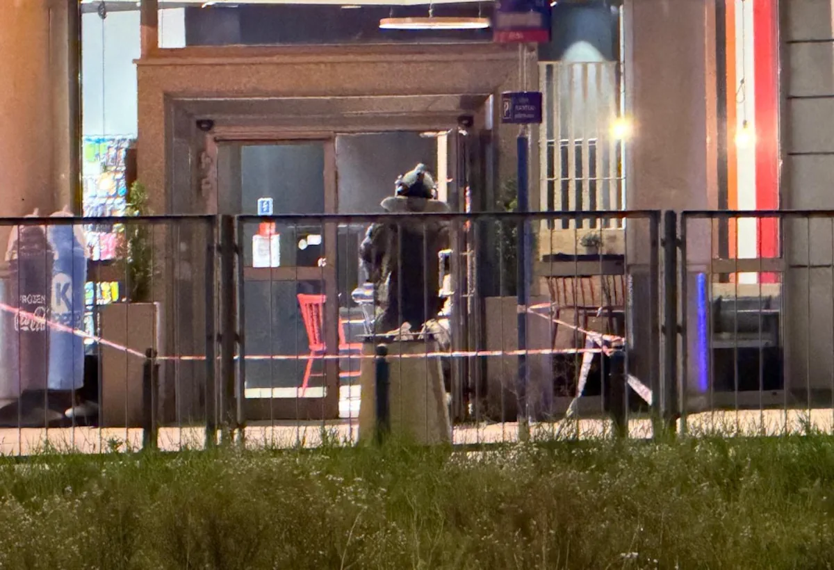 Był na stacji, za chwilę zaroiło się od służb. Za plecak grozi mu do 8 lat więzienia