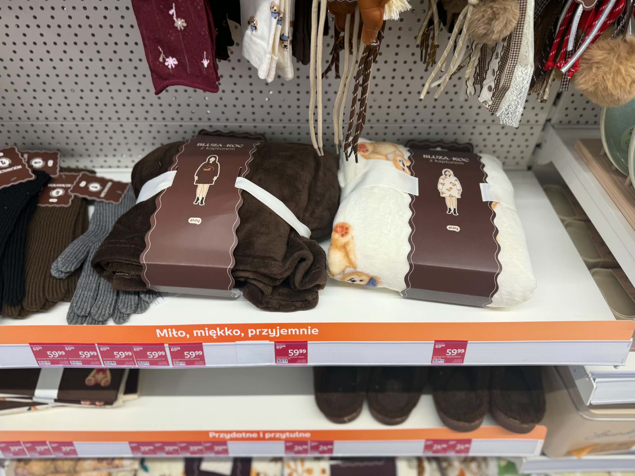Idealna promocja na jesień w Rossmannie. Mięciutkie kocobluzy w ciepłych, jesiennych kolorach