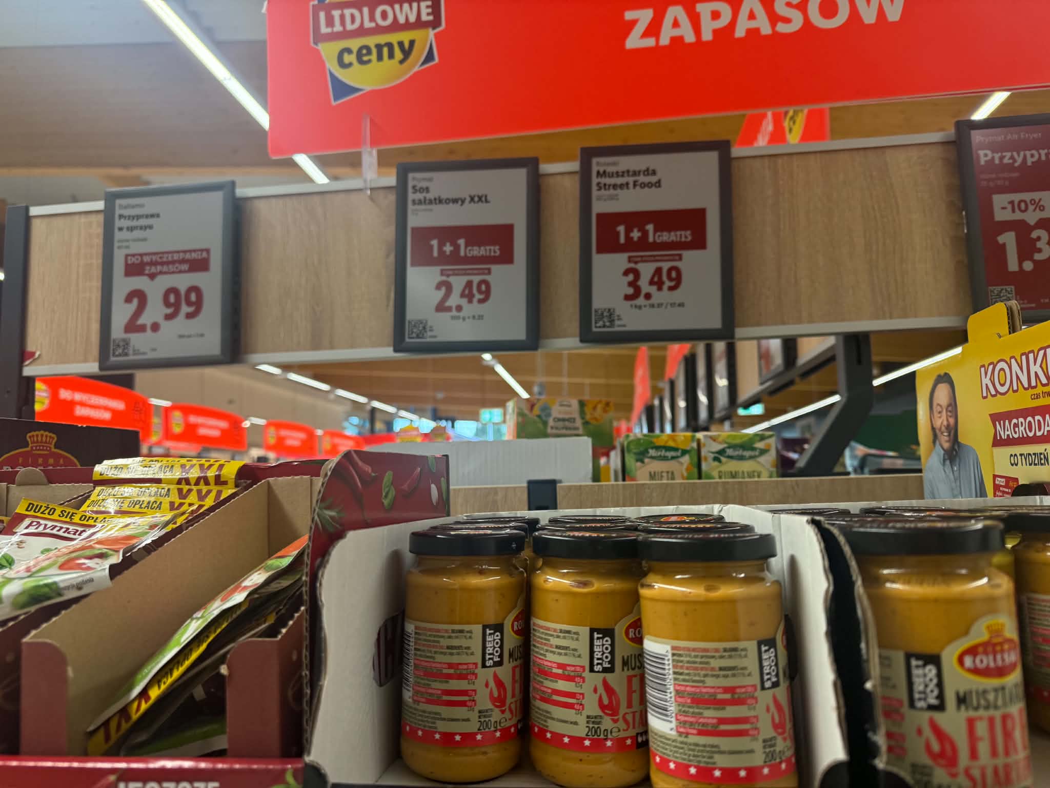 Ogromne promocje w Lidlu. Ceny spadły choćby o 90 proc. Ubrania kosztują 1,20 zł, a inne produkty rozdają w akcji 1+1 gratis