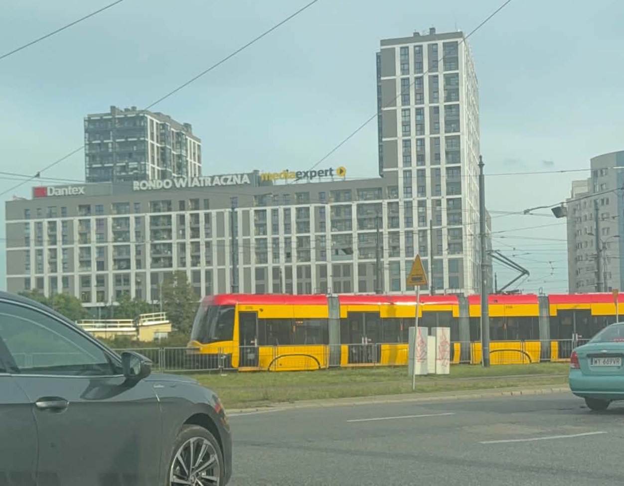 Uwaga, kierowcy! Wielkie zmiany na ulicach Warszawy. Zamknięte przejazdy, objazdy i kilkanaście linii na innych trasach