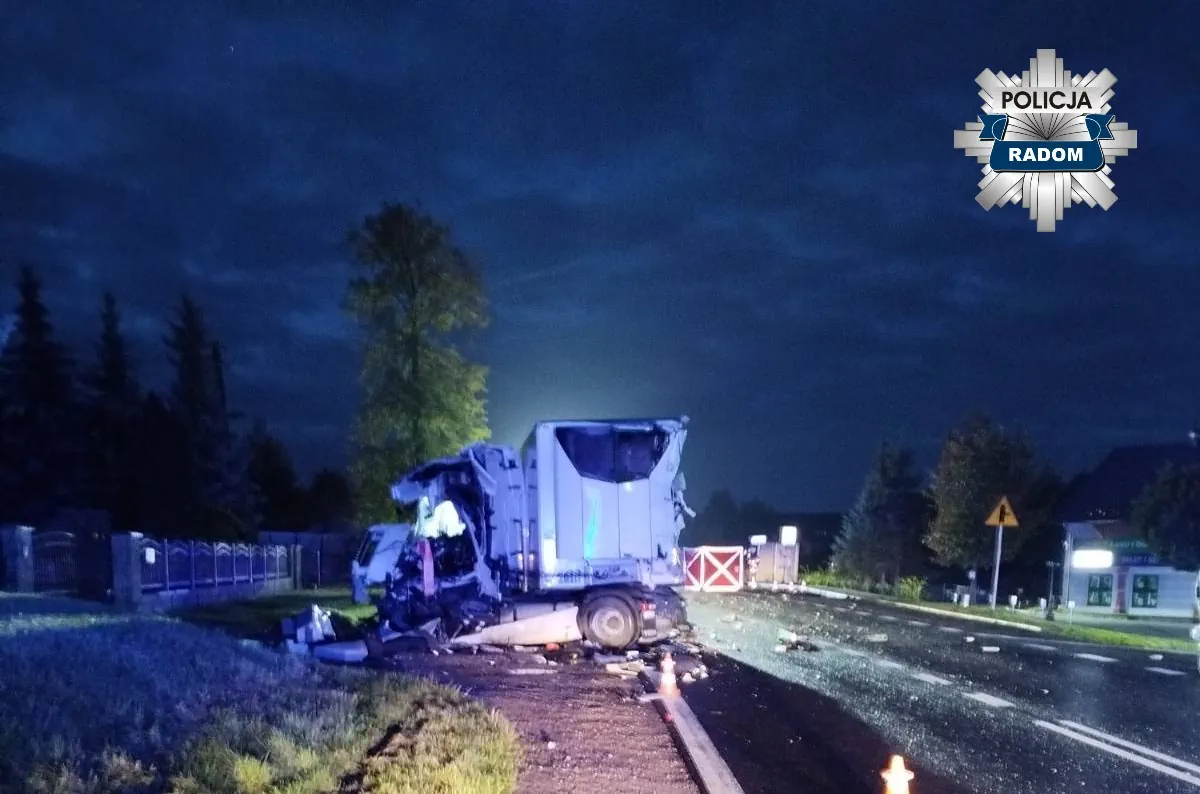 Tragedia na Mazowszu. Zderzyły się dwie ciężarówki, jeden z kierowców nie żyje